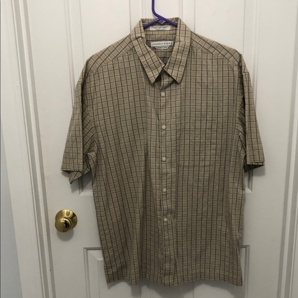 Geoffrey Beene Short-Sleeve Plaid Button-Down in Tan
